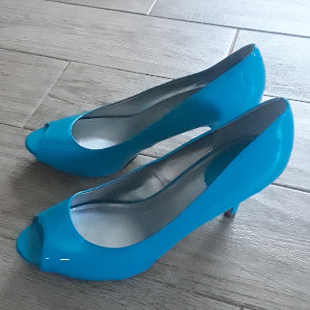 NWOT X Appeal Turquoise Peep-Toe Heels